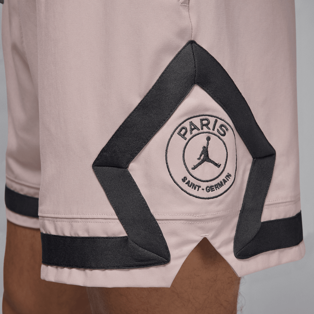 Paris Saint-Germain - Image 13