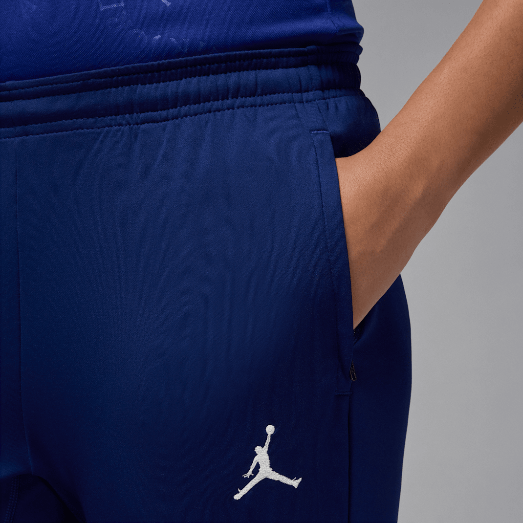 Paris Saint-Germain Strike Fourth - Image 4