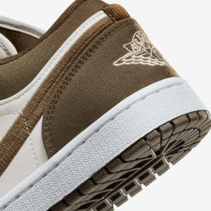 WMNSAIRJORDAN1LOWSE-7.png 10926